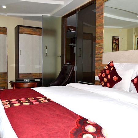 กร็องเดอ เดอ สันจี Hotel กาลังกูติ ภายนอก รูปภาพ