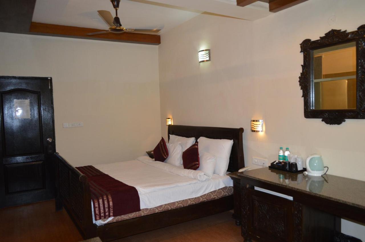กร็องเดอ เดอ สันจี Hotel กาลังกูติ ภายนอก รูปภาพ