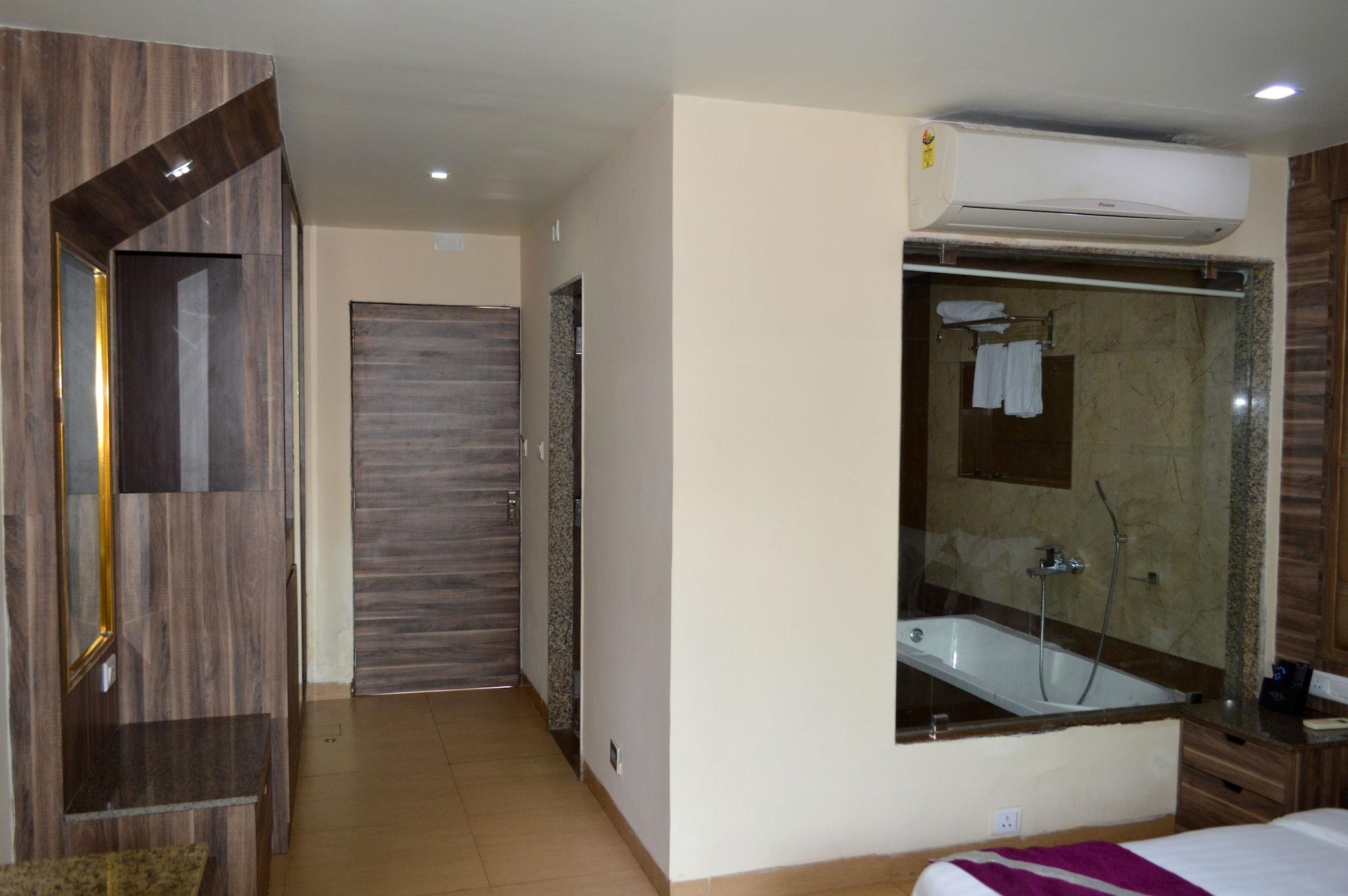 กร็องเดอ เดอ สันจี Hotel กาลังกูติ ภายนอก รูปภาพ