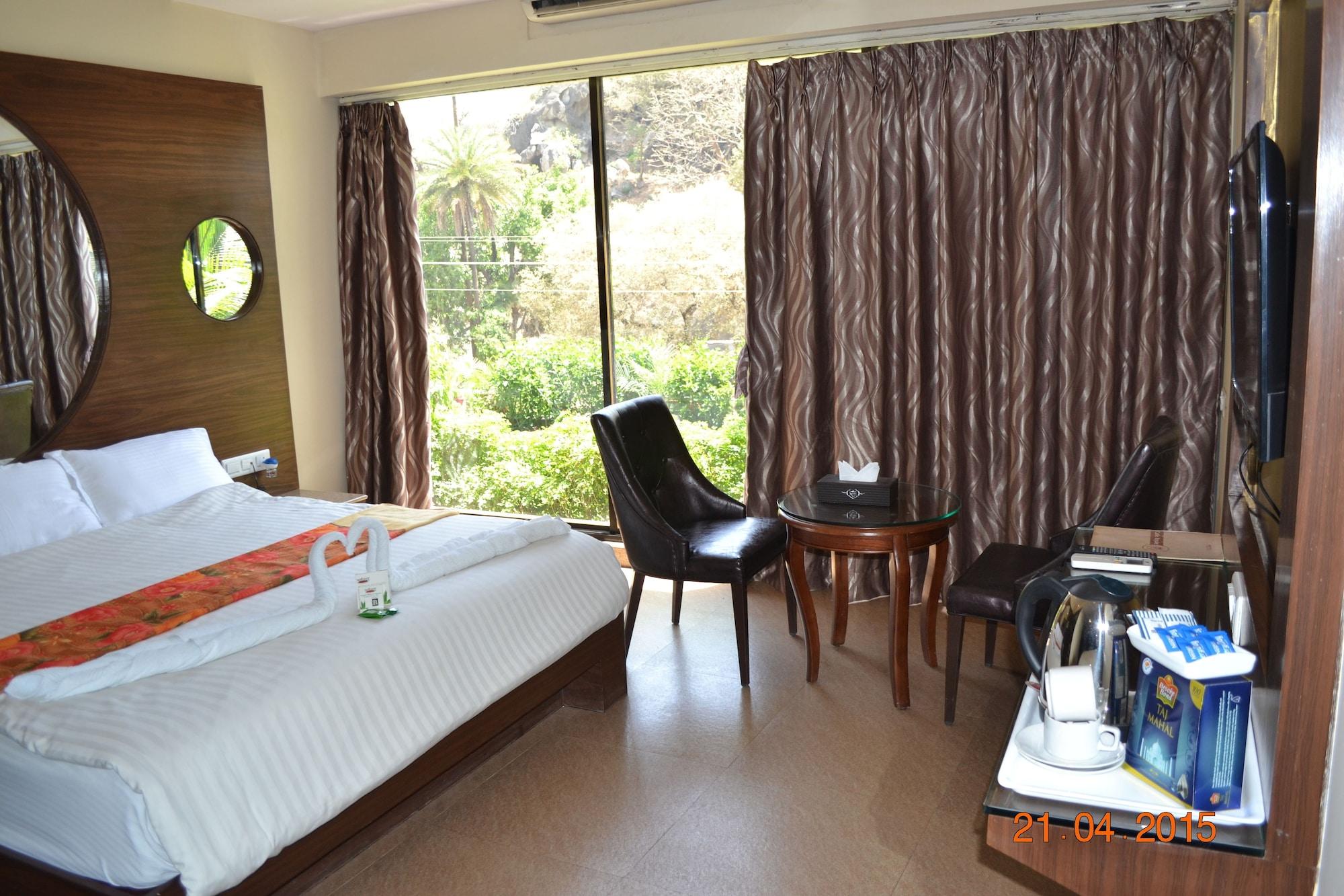 กร็องเดอ เดอ สันจี Hotel กาลังกูติ ภายนอก รูปภาพ